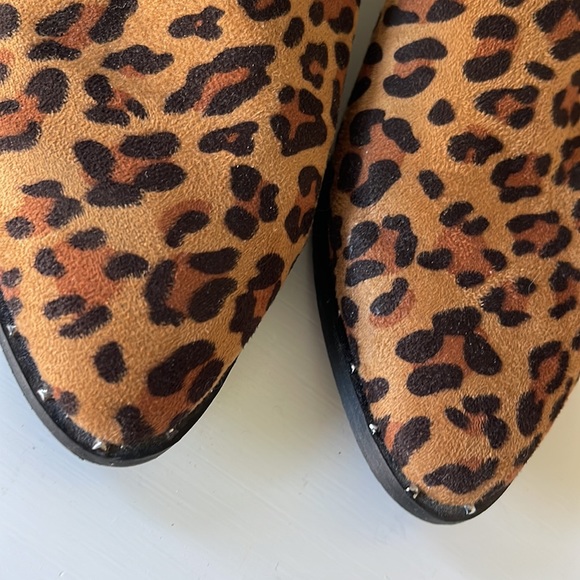 Leopard print slip ons - Picture 8 of 9